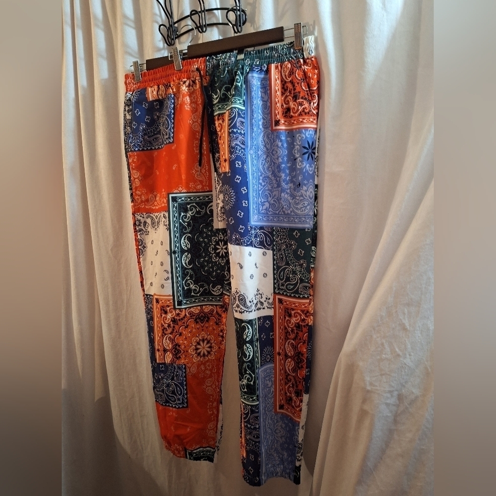 Colorful Bandana Print Pants - Picture 3 of 6